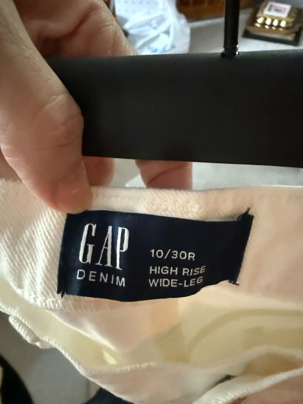 White high rise/wide leg Gap jeans 30/10